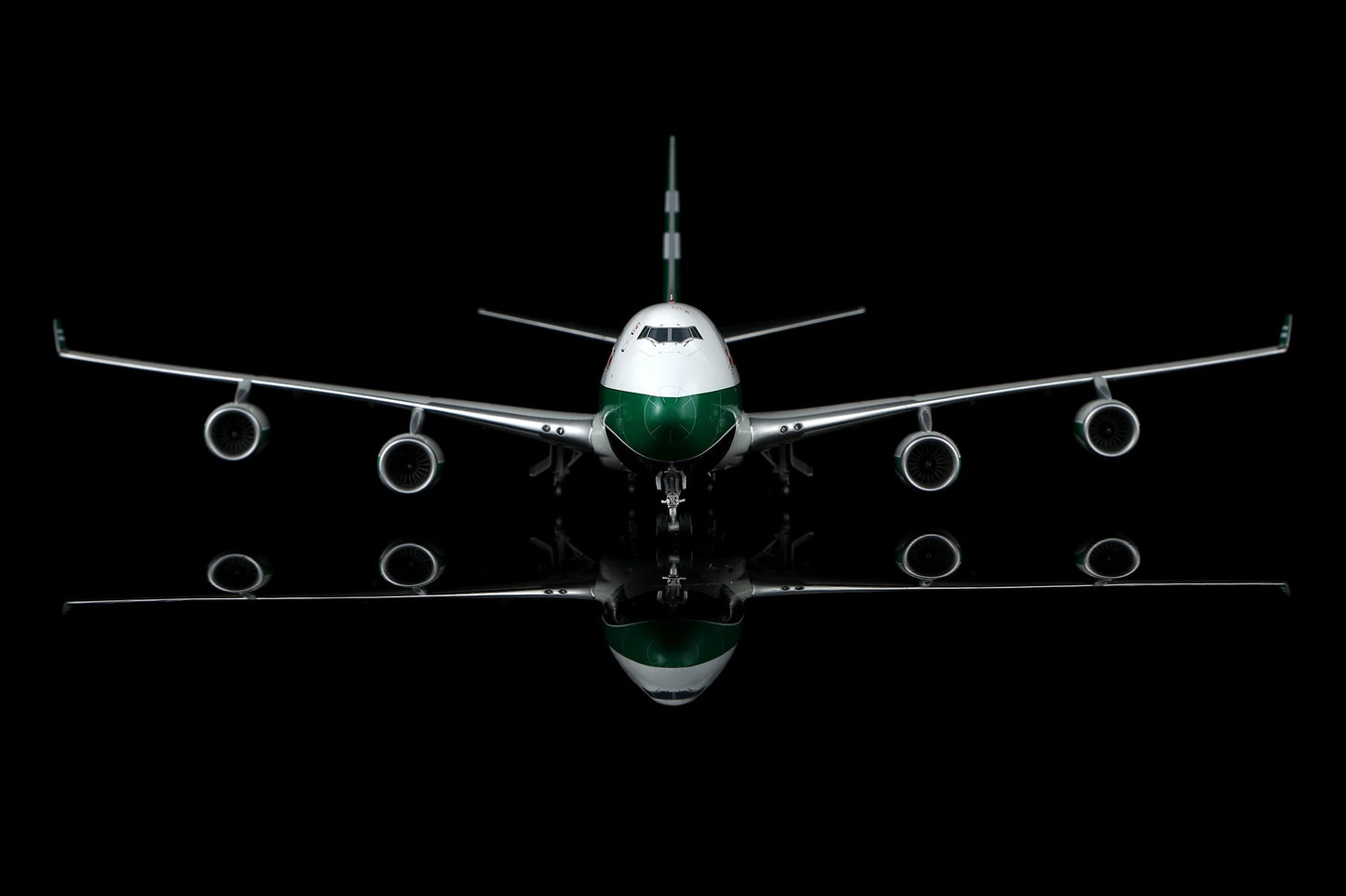 SQ Wings L2130C 1:200 CATHAY PACIFIC CARGO B747-400F VR-HUH Interactive Series