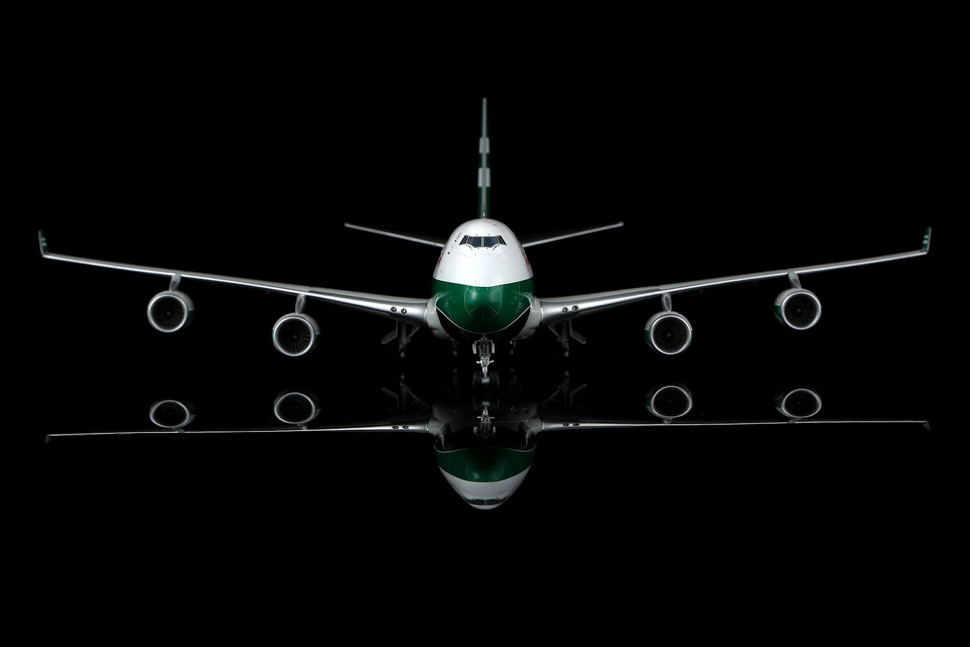 SQ Wings L2130C 1:200 CATHAY PACIFIC CARGO B747-400F VR-HUH Interactive Series