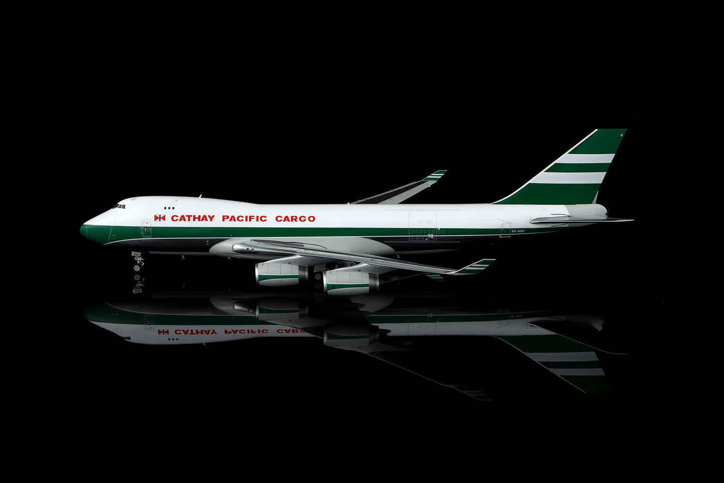 SQ Wings L2130C 1:200 CATHAY PACIFIC CARGO B747-400F VR-HUH Interactive Series