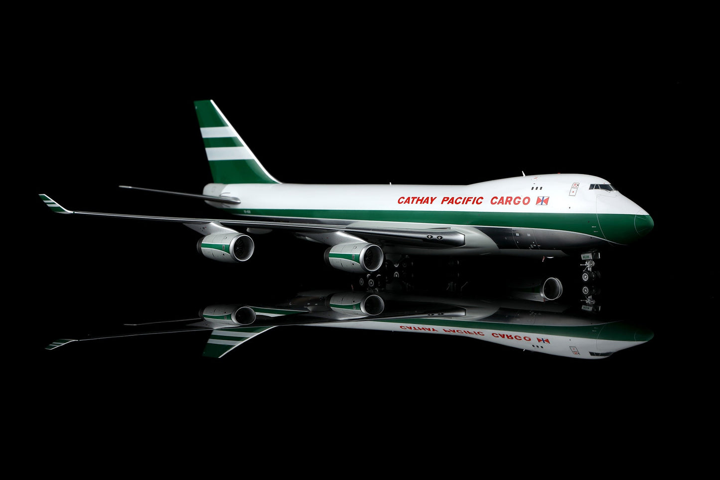 SQ Wings L2130C 1:200 CATHAY PACIFIC CARGO B747-400F VR-HUH Interactive Series