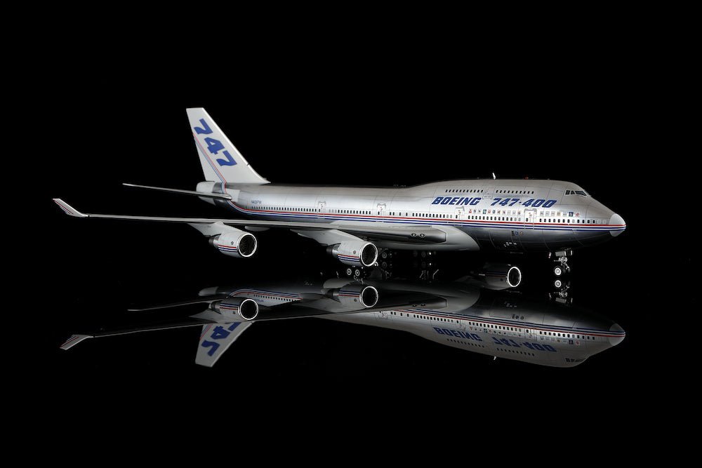 SQ Wings L2131 1:200 Boeing Company B747 - 400 N401PW House Livery with Full Polished Body