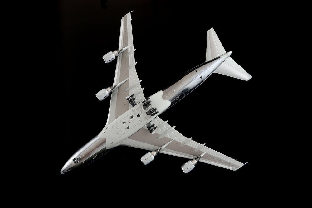 SQ Wings L2131 1:200 Boeing Company B747 - 400 N401PW House Livery with Full Polished Body