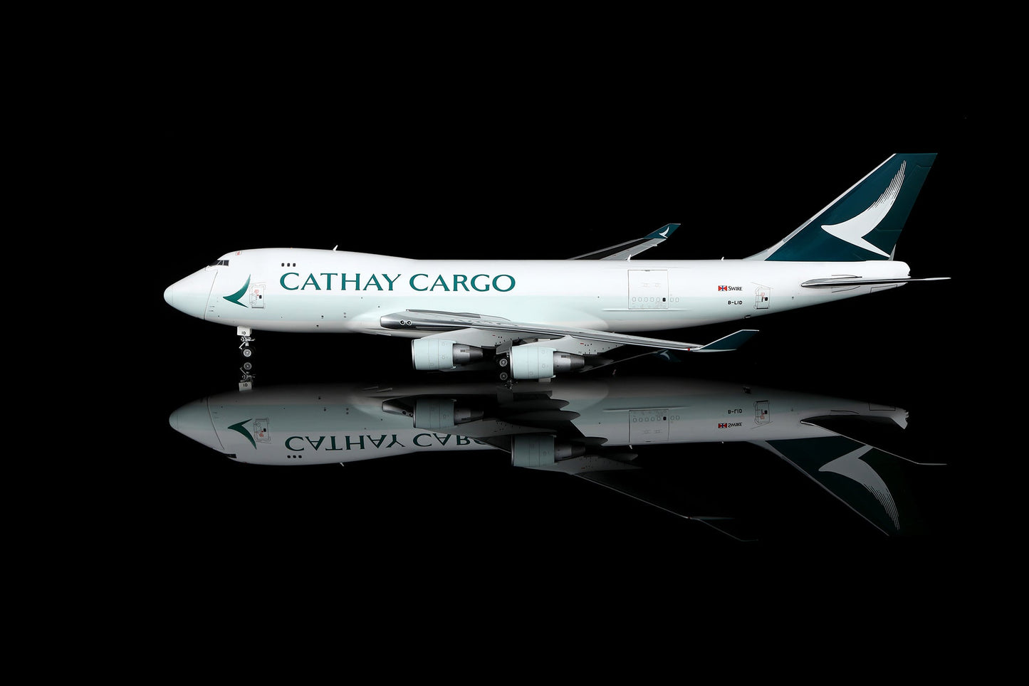 SQ Wings L2138FD 1:200 Cathay Pacific Cargo B747-400F B-LID "Flaps Down"