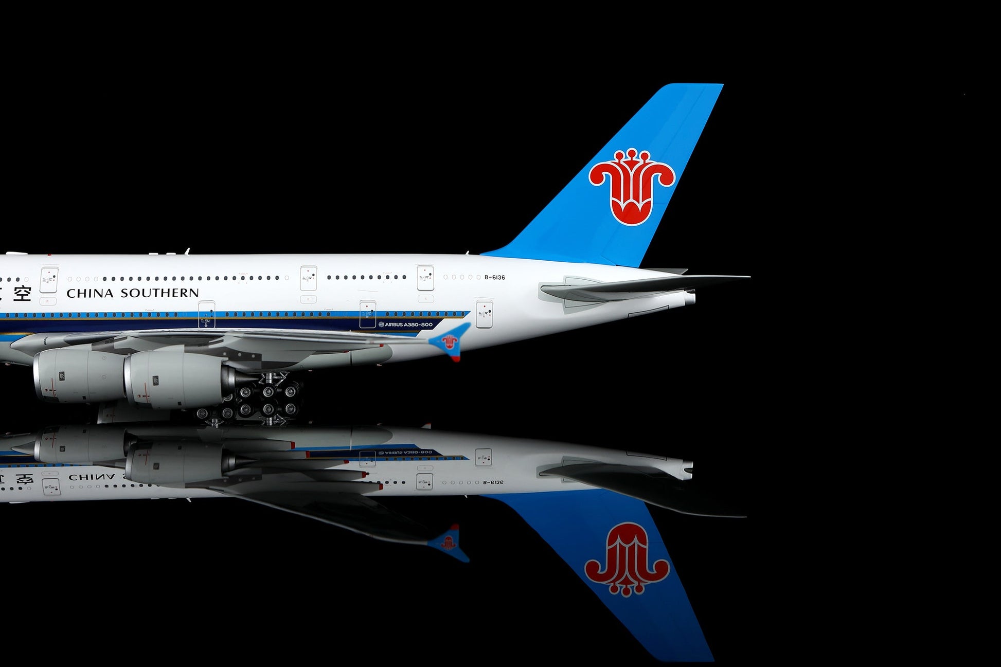 SQ Wings L2153FD 1:200 China Southern Airlines A380 B-6136 Flaps Down