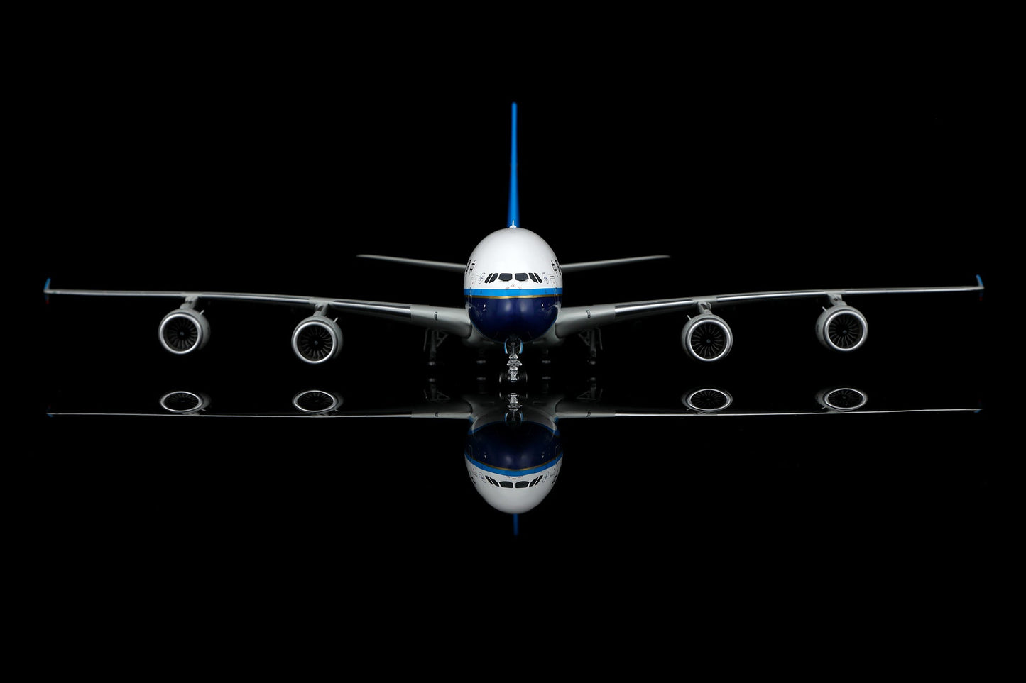 SQ Wings L2154FD 1:200 China Southern Airlines A380 B-6137 Flaps Down