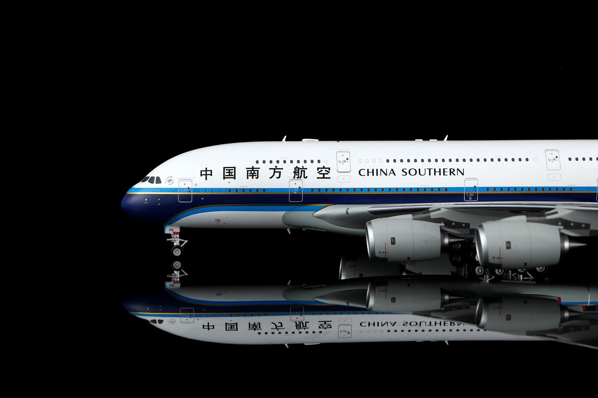 SQ Wings L2155FD 1:200 China Southern Airlines A380 B-6138 Flaps Down