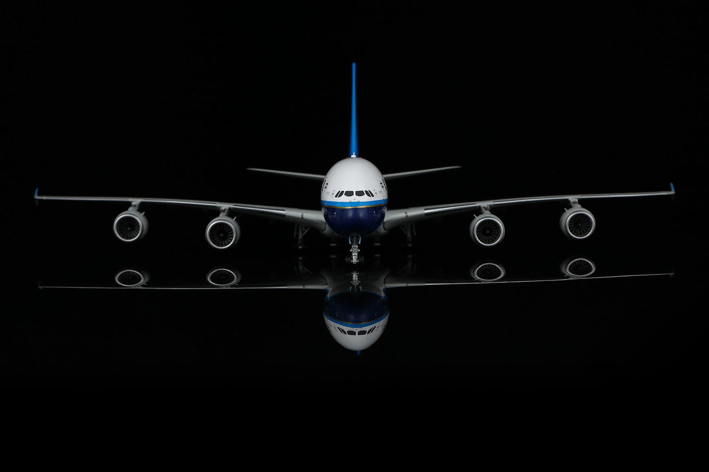 SQ Wings L2156FD 1:200 China Southern Airlines A380 B-6140 Flaps Down