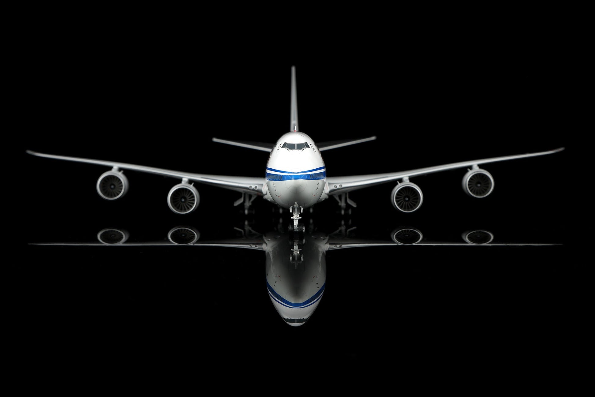 SQ Wings L2163FD 1:200 Air China B747-8I Flaps Down