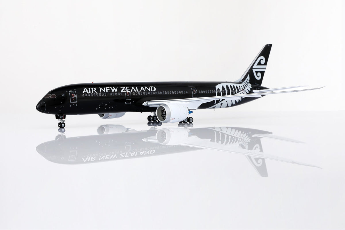 SQ Wings L2182 1:200 AIR NEW ZEALAND B787 - 9 ZK - NZE "All Black livery"