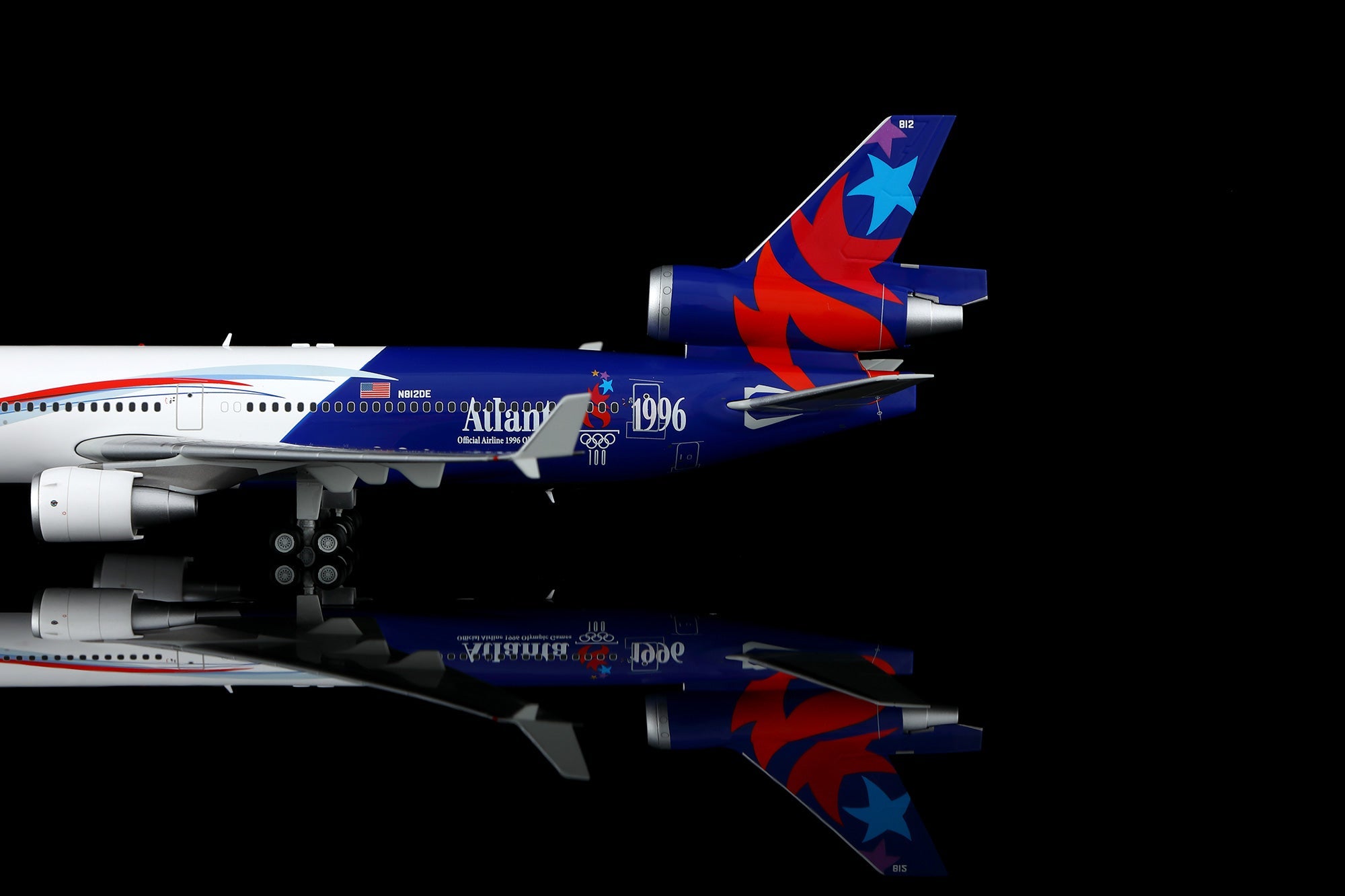 SQ Wings L2219 1:200 Delta Air Lines MD-11 N812DE 