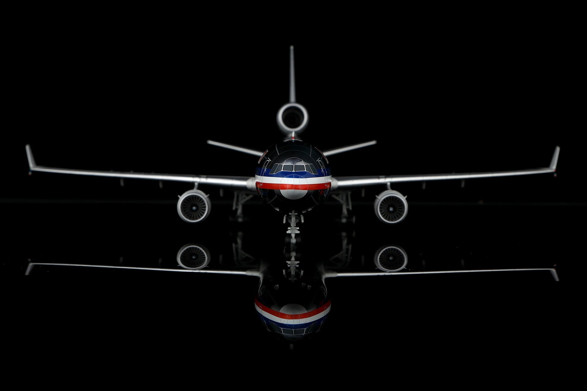 SQ Wings L2226 1:200 American MD-11 N1754