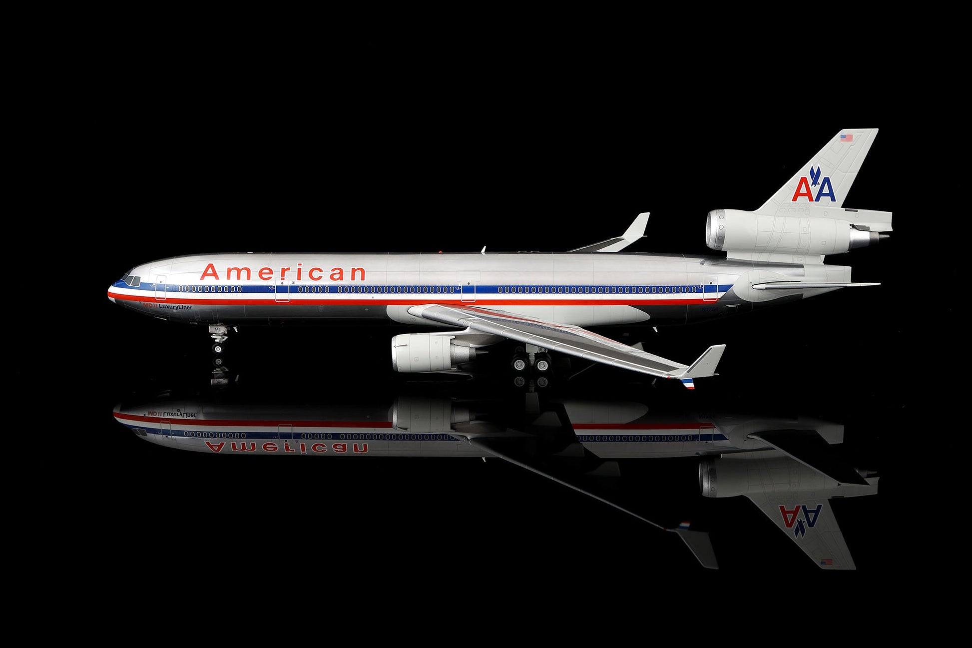 SQ Wings L2226FD 1:200 American MD-11 N1754 "Flaps Down"