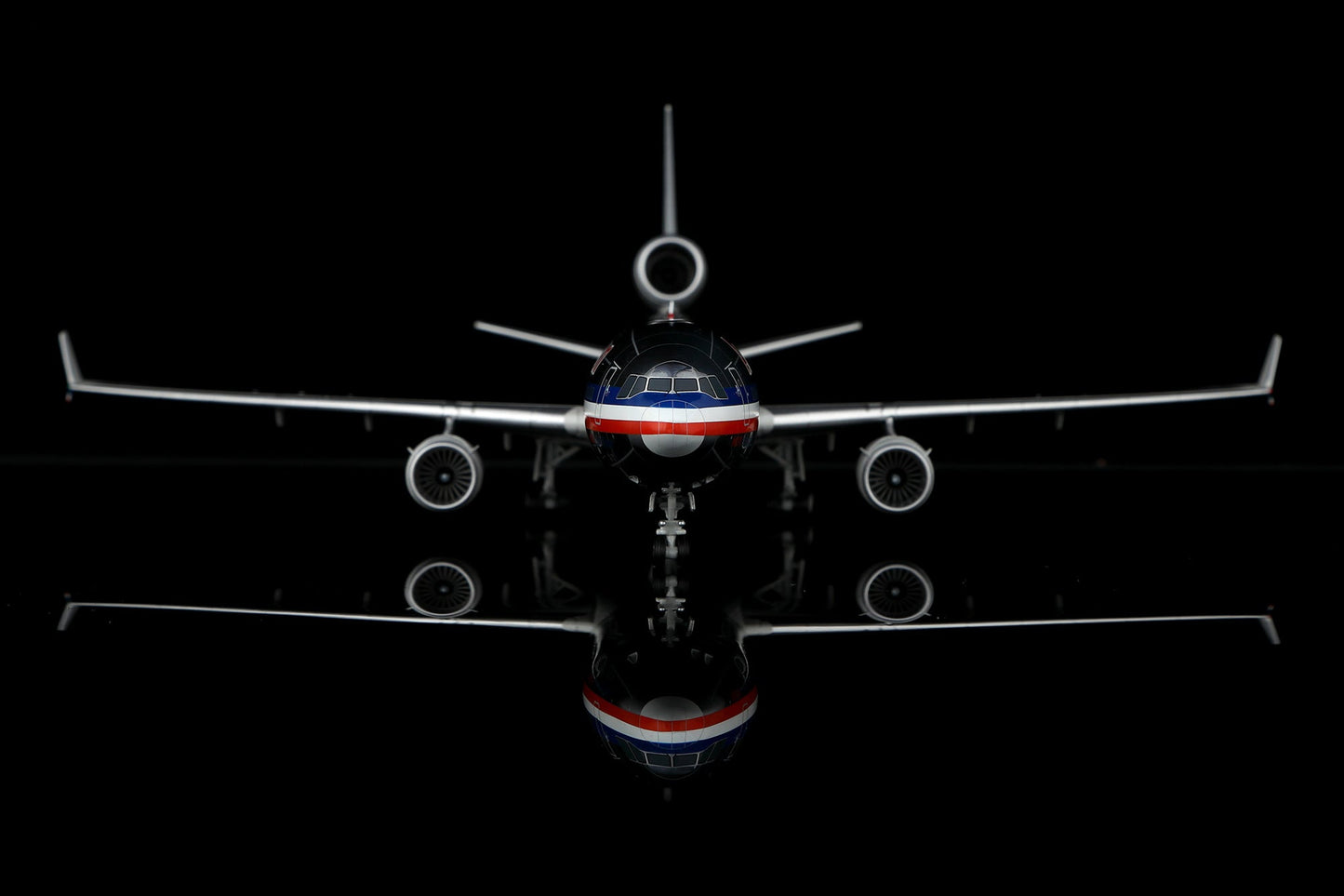SQ Wings L2226FD 1:200 American MD-11 N1754 "Flaps Down"