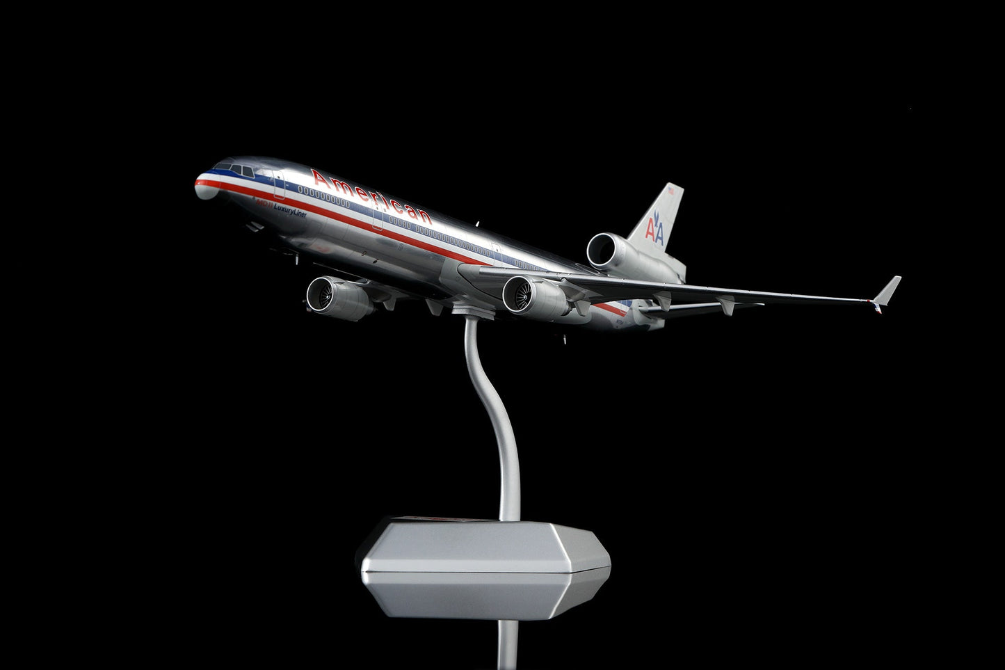 SQ Wings L2226FD 1:200 American MD-11 N1754 "Flaps Down"