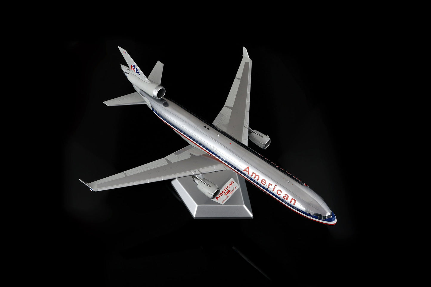 SQ Wings L2226FD 1:200 American MD-11 N1754 "Flaps Down"