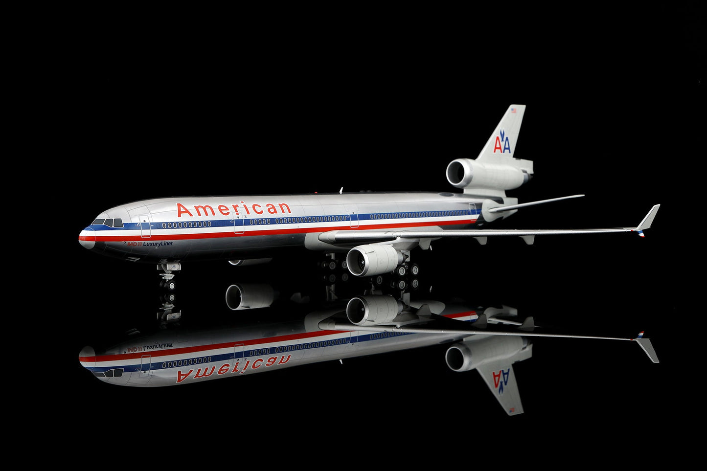 SQ Wings L2226FD 1:200 American MD-11 N1754 "Flaps Down"