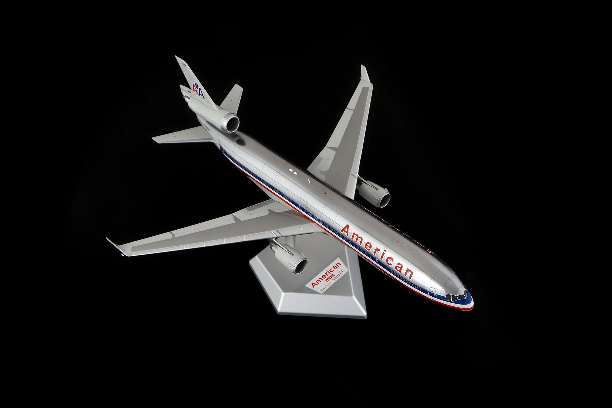 SQ Wings L2227 1:200 American MD-11 N1766A