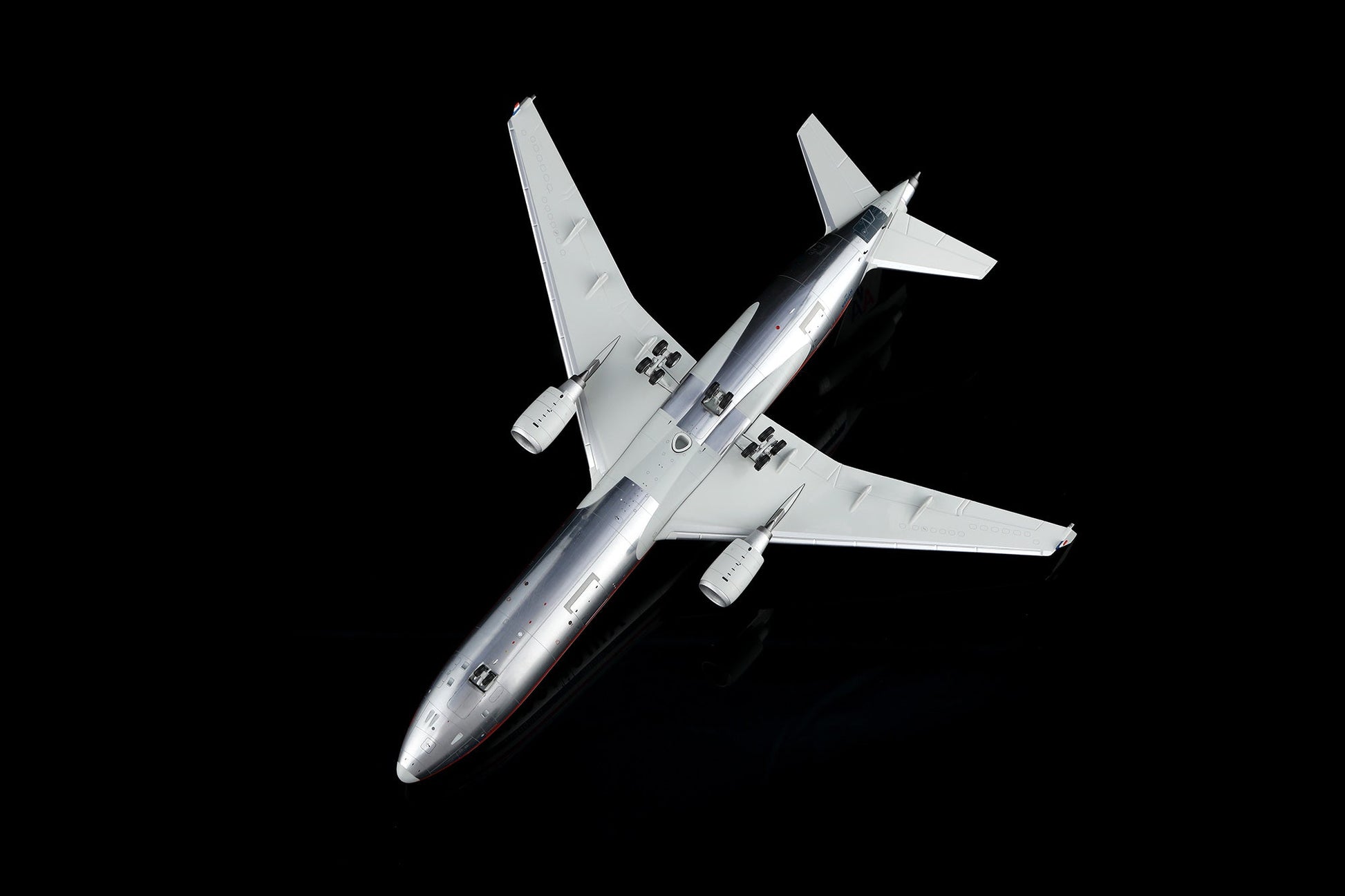 SQ Wings L2227 1:200 American MD-11 N1766A