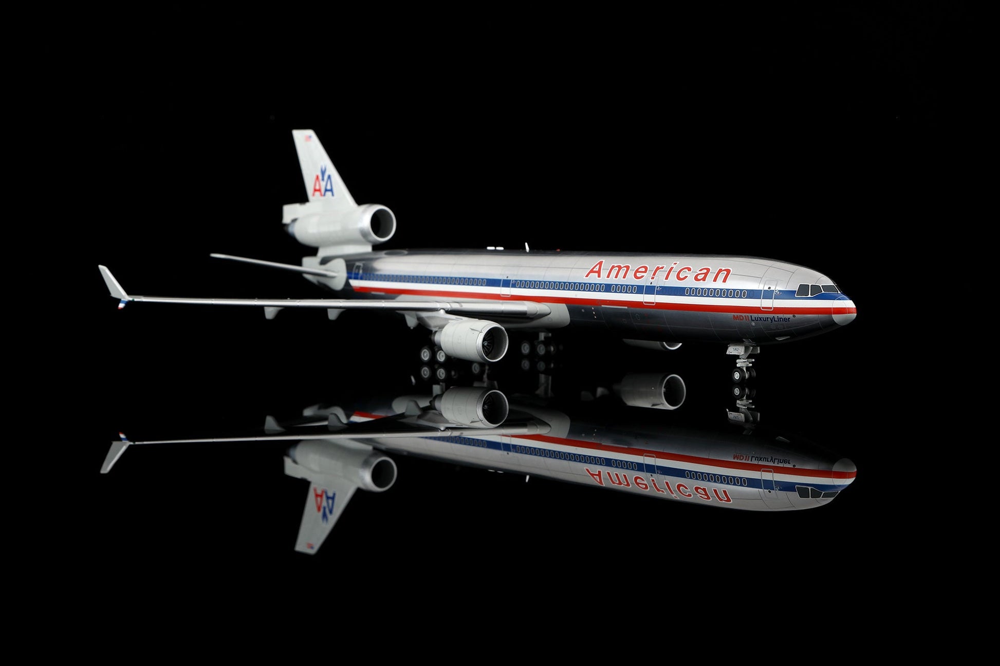 SQ Wings L2227 1:200 American MD-11 N1766A