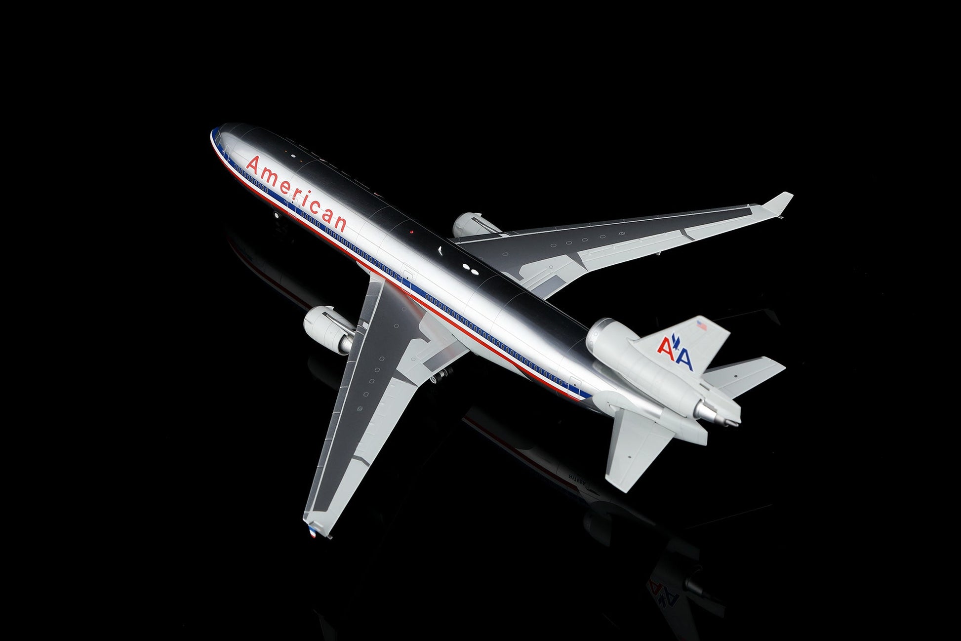 SQ Wings L2227 1:200 American MD-11 N1766A