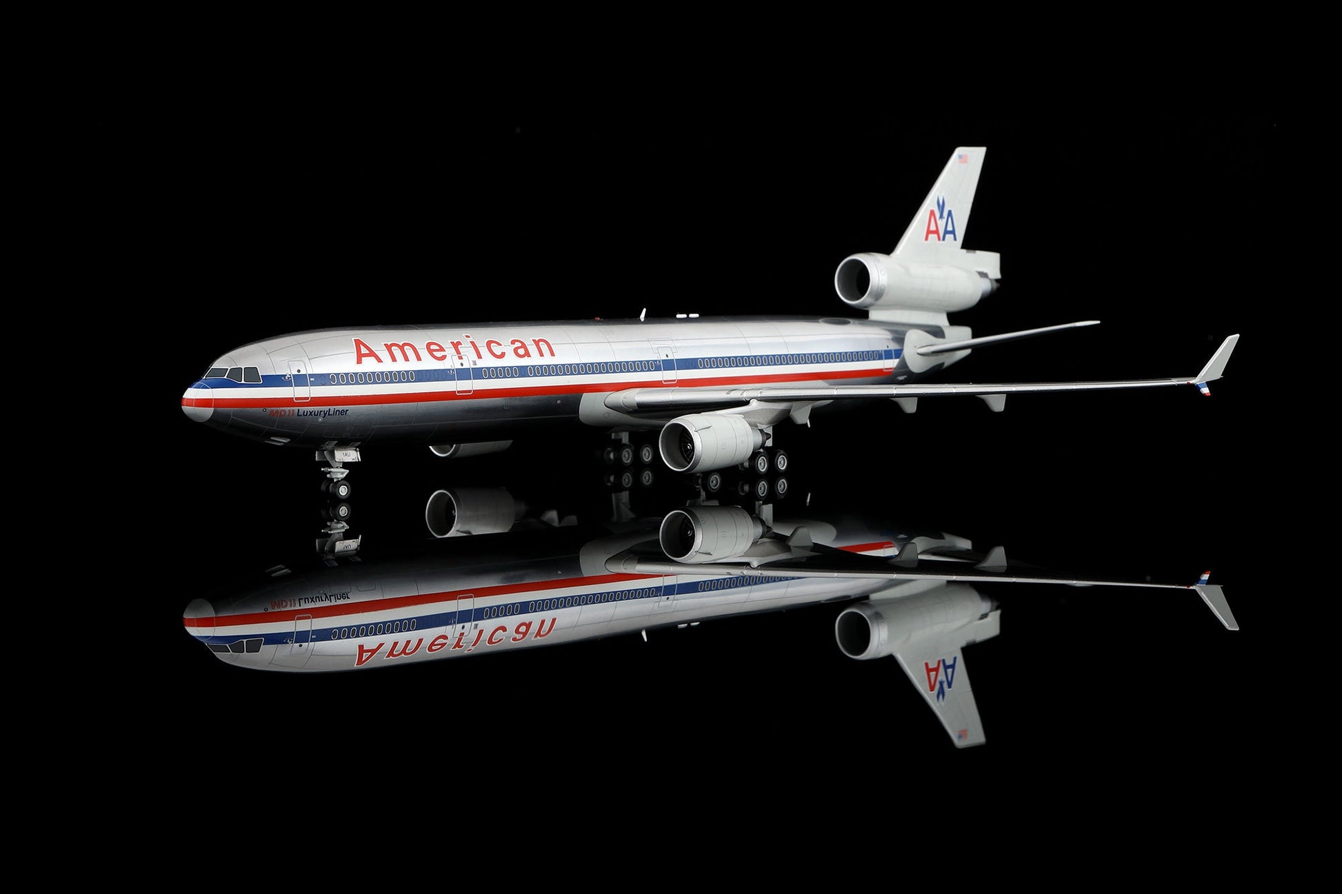 SQ Wings L2227FD 1:200 American MD-11 N1766A "Flaps Down"