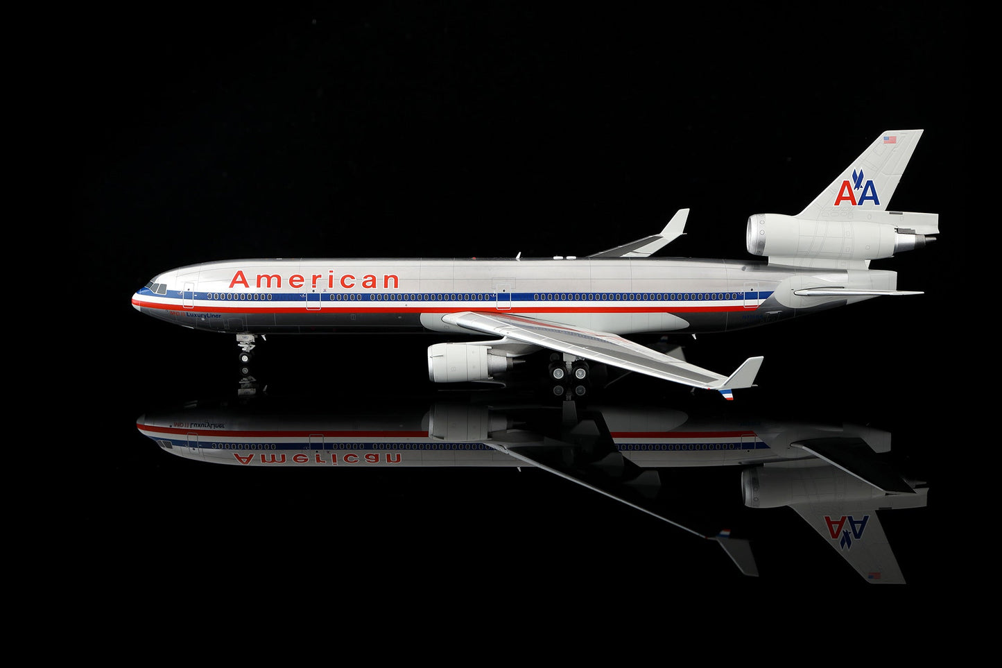 SQ Wings L2227FD 1:200 American MD-11 N1766A "Flaps Down"