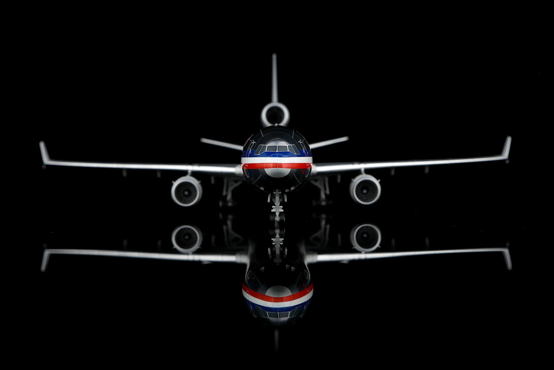 SQ Wings L2227FD 1:200 American MD-11 N1766A "Flaps Down"