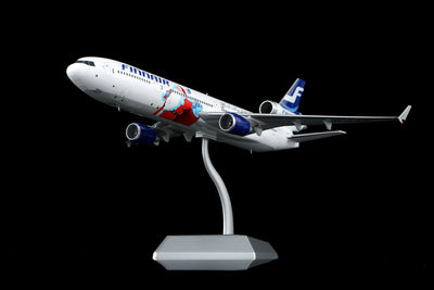 SQ Wings L2231FD 1:200 Finnair MD-11 OH-LGB Official Airline of Santa Claus livery Flaps Down