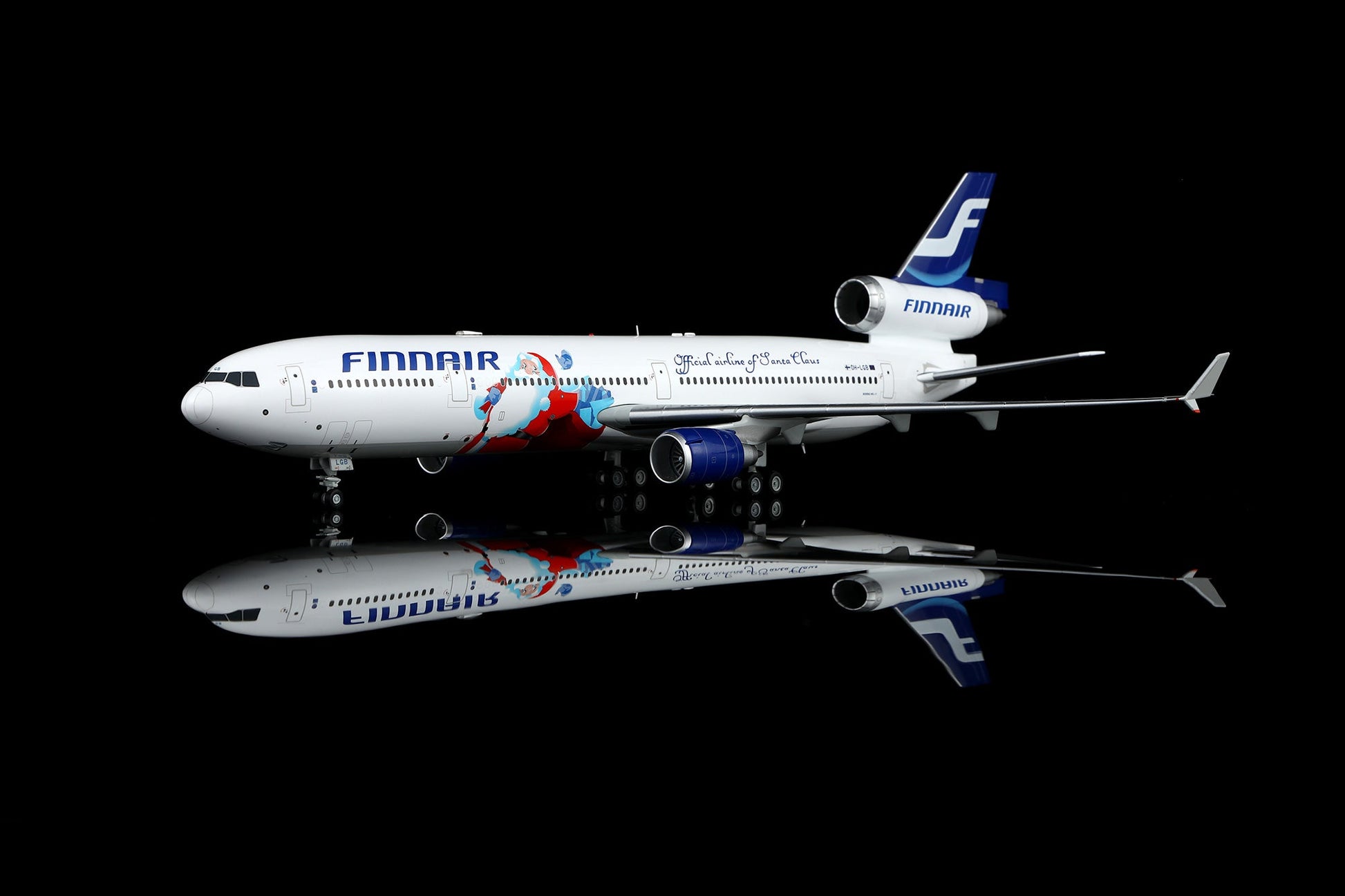 SQ Wings L2231FD 1:200 Finnair MD-11 OH-LGB Official Airline of Santa Claus livery Flaps Down