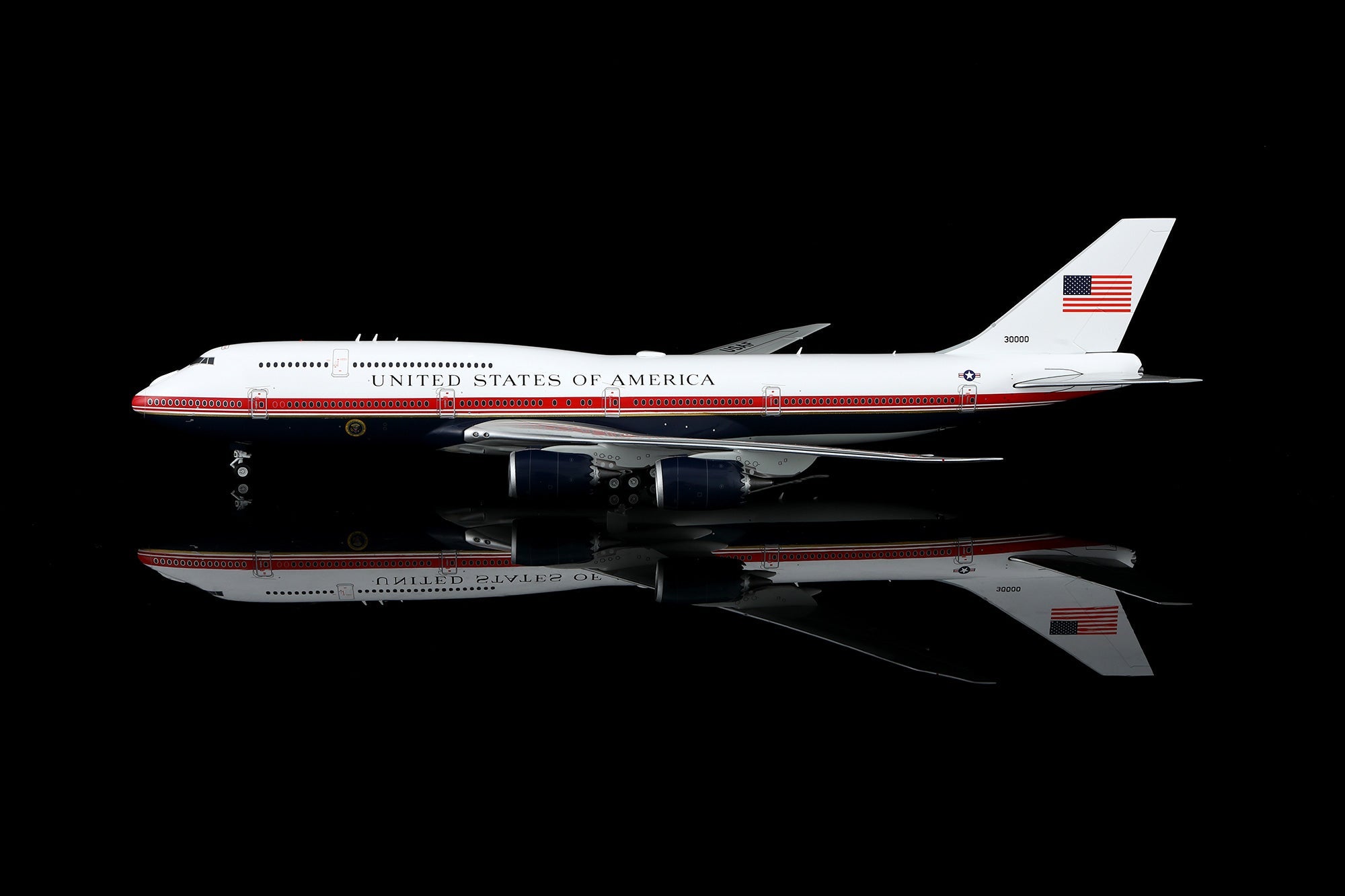 SQ Wings L2280FD 1:200 UNITED STATES OF AMERICA B747-8 30000 – MTS