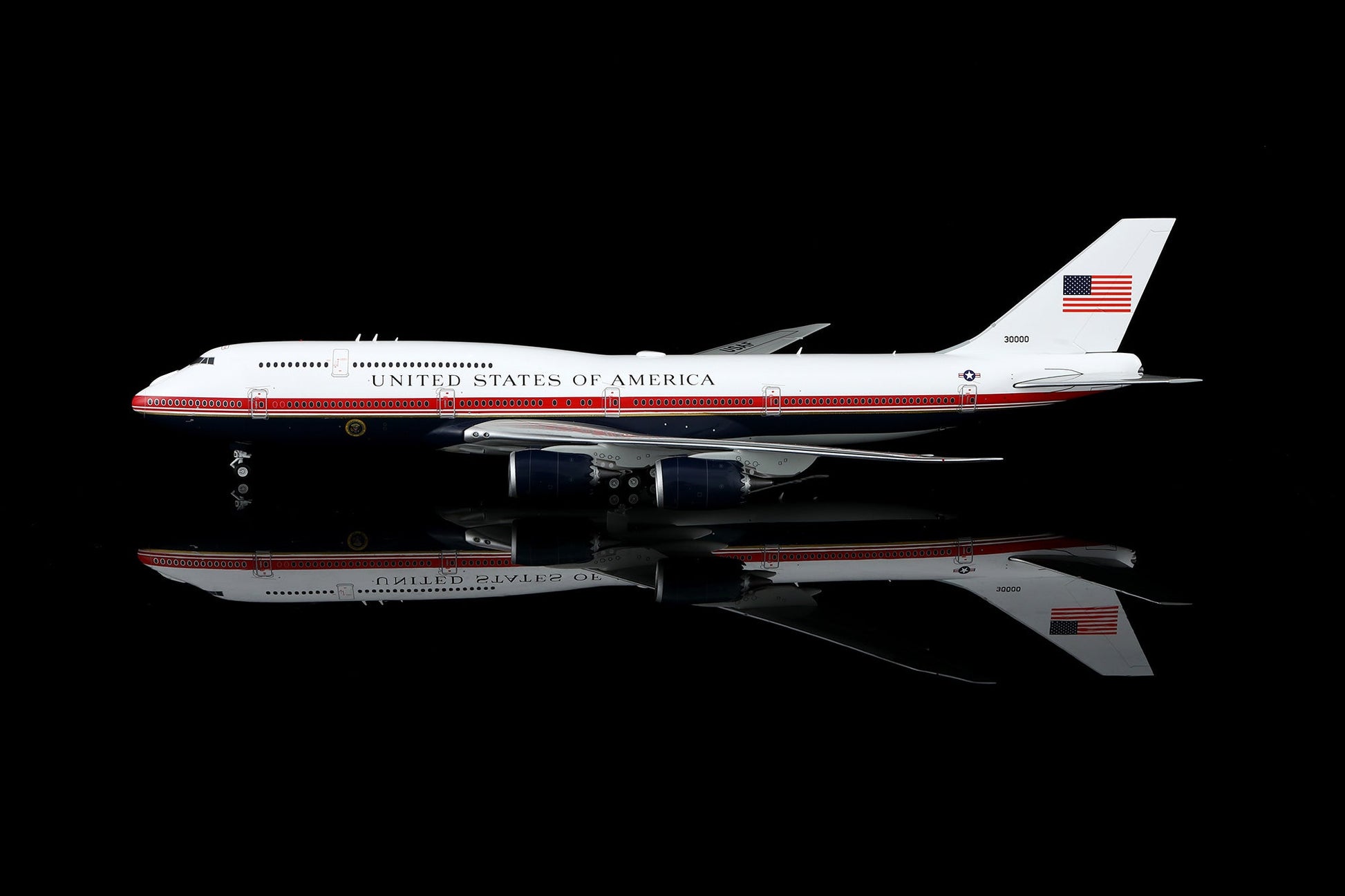 SQ Wings L2280FD 1:200 UNITED STATES OF AMERICA B747 - 8 30000 "Air Force One Flaps Down"