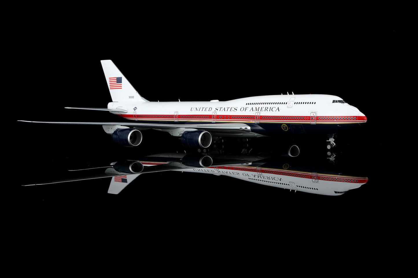 SQ Wings L2280FD 1:200 UNITED STATES OF AMERICA B747 - 8 30000 "Air Force One Flaps Down"