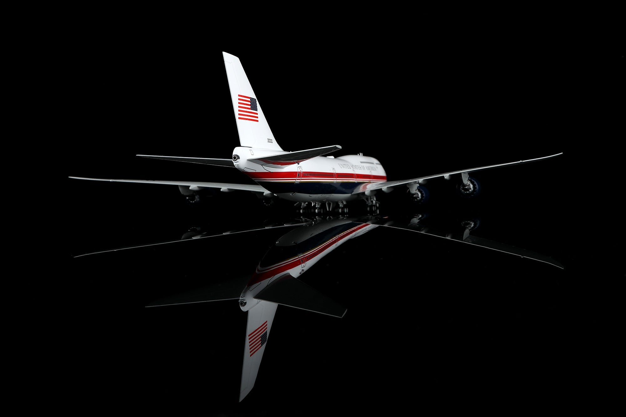 SQ Wings L2280FD 1:200 UNITED STATES OF AMERICA B747-8 30000 – MTS