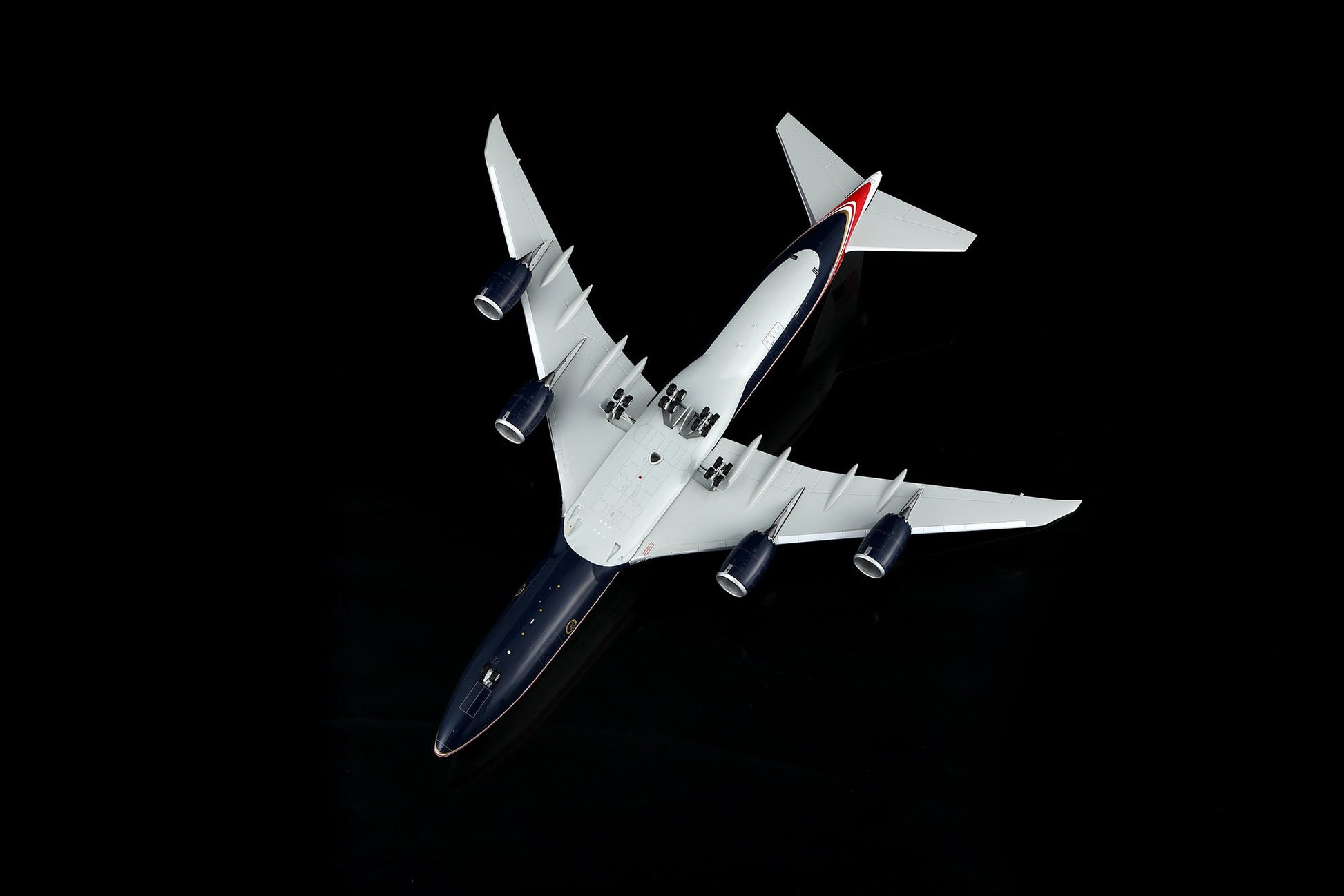 SQ Wings L2280FD 1:200 UNITED STATES OF AMERICA B747 - 8 30000 "Air Force One Flaps Down"