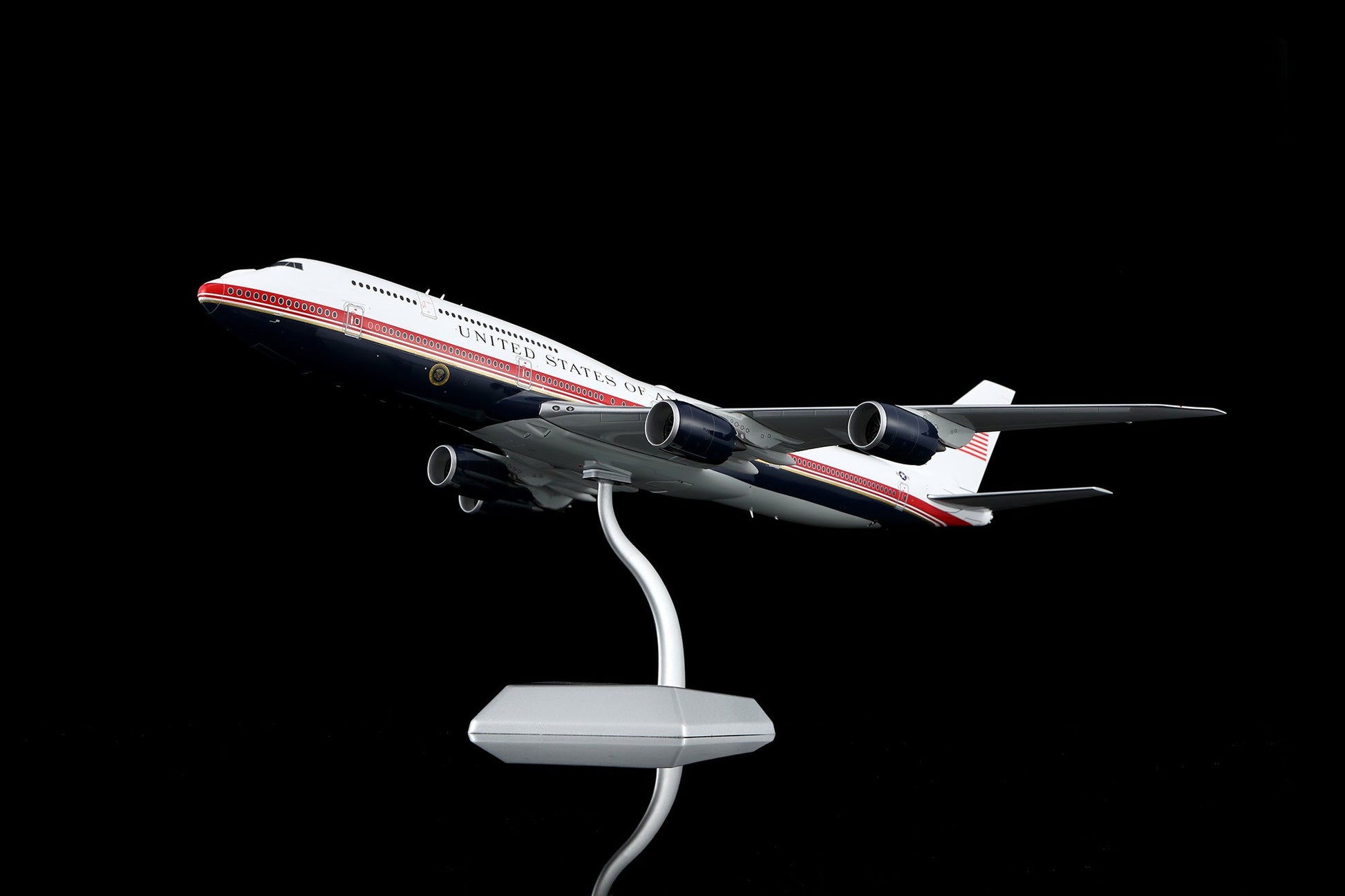 SQ Wings L2280FD 1:200 UNITED STATES OF AMERICA B747 - 8 30000 "Air Force One Flaps Down"