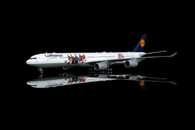 SQ Wings L2281FD 1:200 Lufthansa A340 - 600 D - AIHK "FC Bayern München special colours Flaps Down"