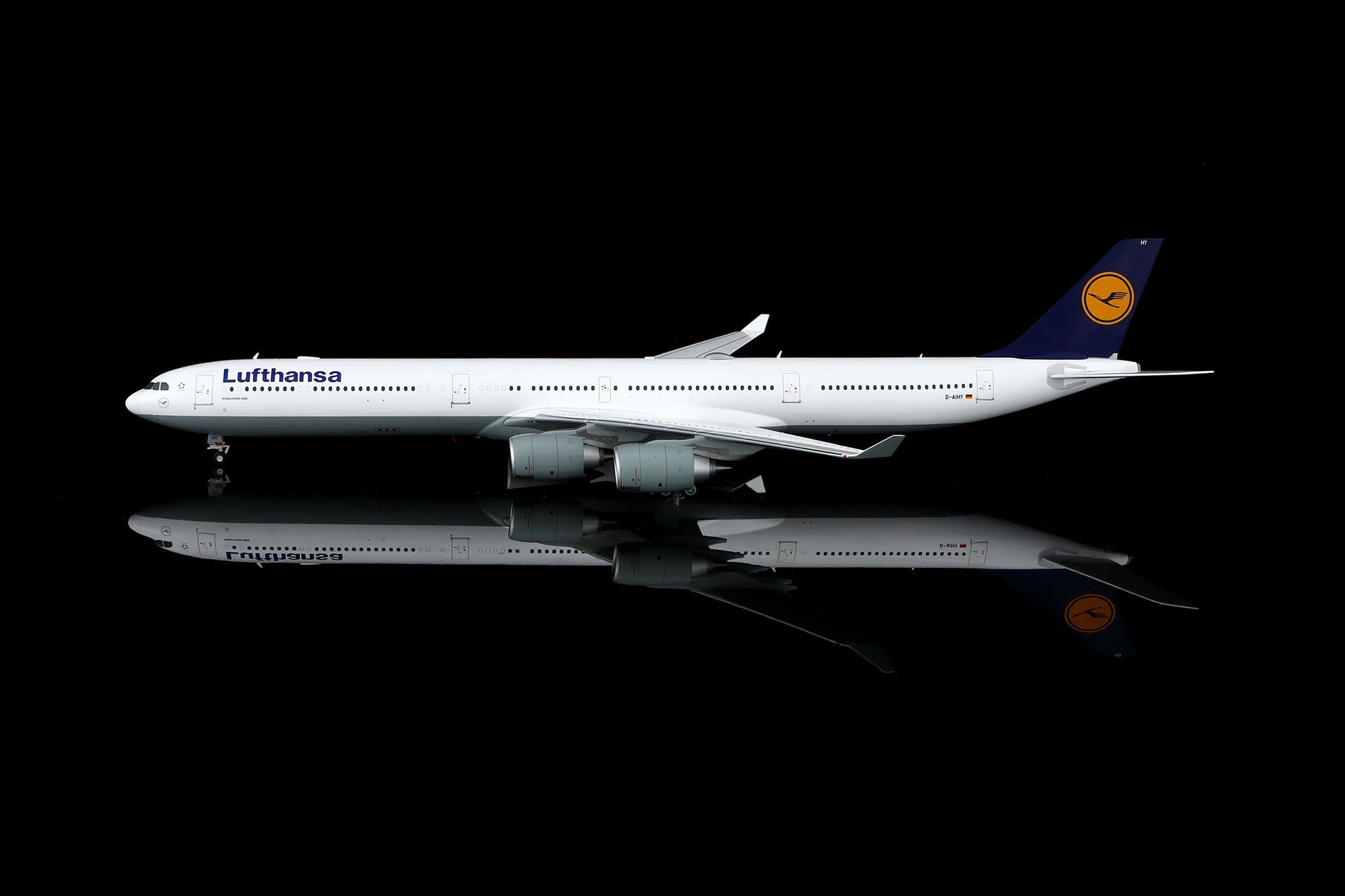 SQ Wings L2282FD 1:200 Lufthansa A340 - 600 D - AIHY "Flaps Down"