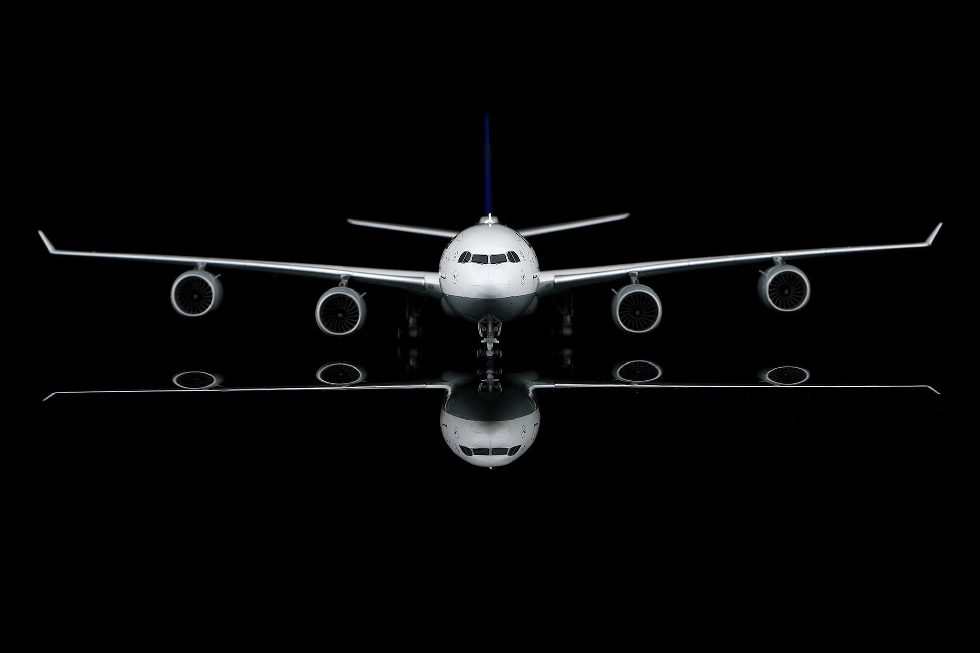 SQ Wings L2282FD 1:200 Lufthansa A340 - 600 D - AIHY "Flaps Down"