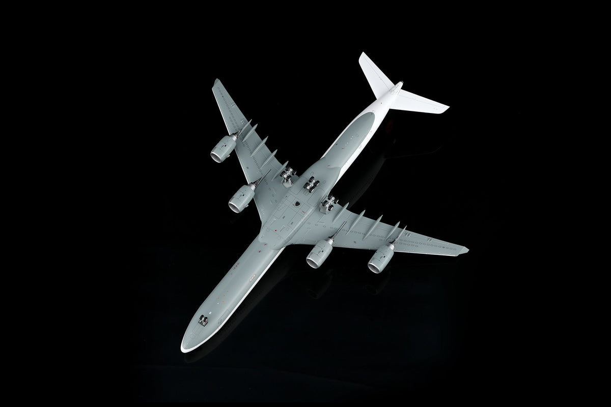 SQ Wings L2283FD 1:200 Lufthansa A340 - 600 D - AIHZ "Flaps Down"