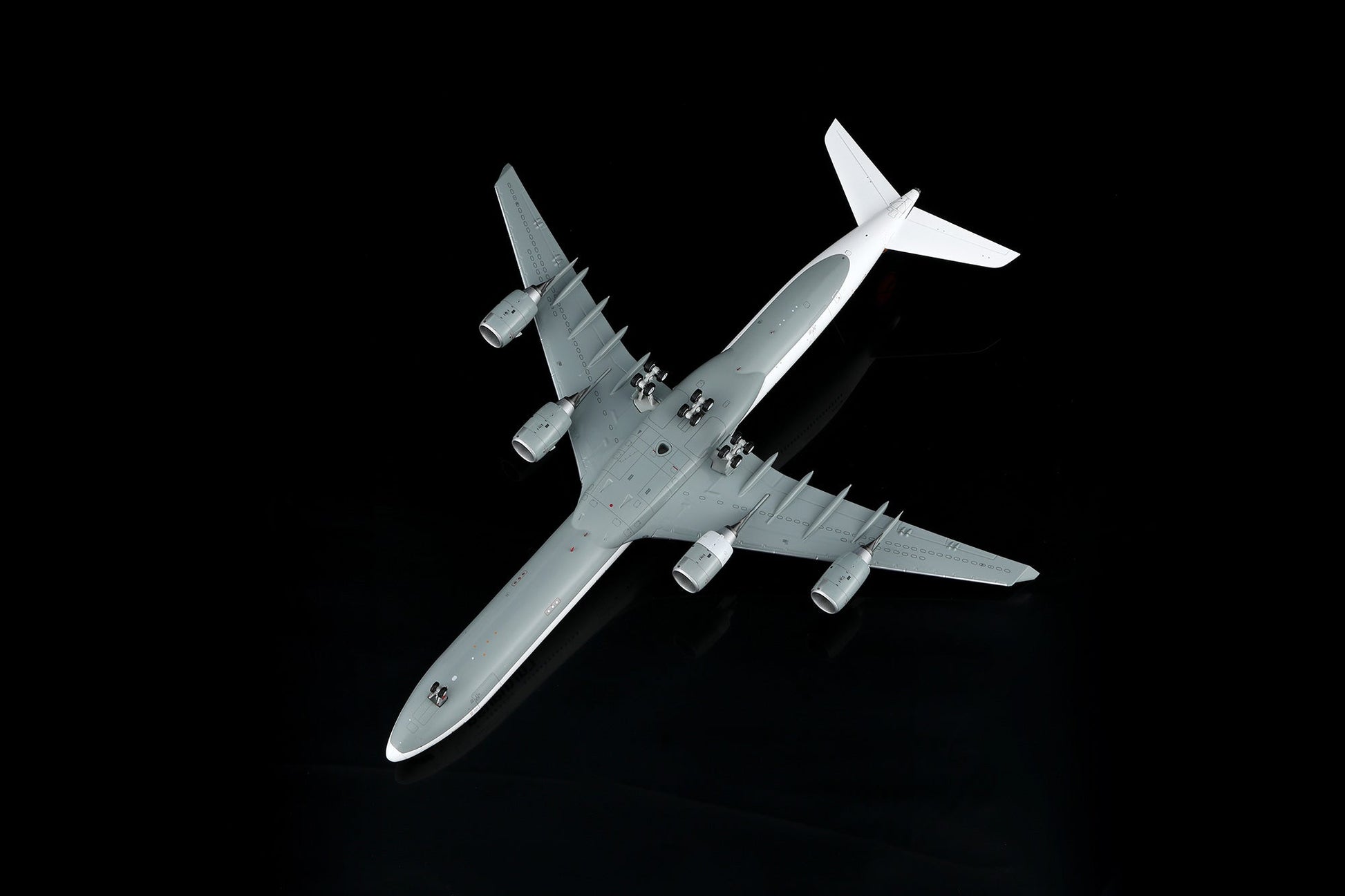 SQ Wings L2293FD 1:200 Lufthansa A340 - 600 D - AIHX "Flaps Down"
