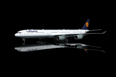 SQ Wings L2293FD 1:200 Lufthansa A340 - 600 D - AIHX "Flaps Down"
