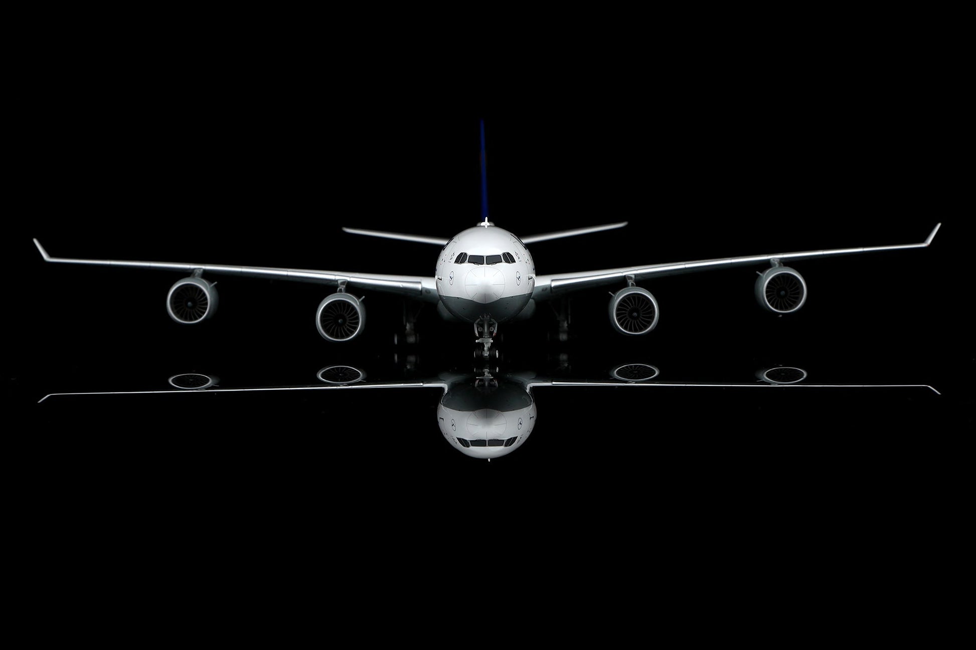 SQ Wings L2293FD 1:200 Lufthansa A340 - 600 D - AIHX "Flaps Down"