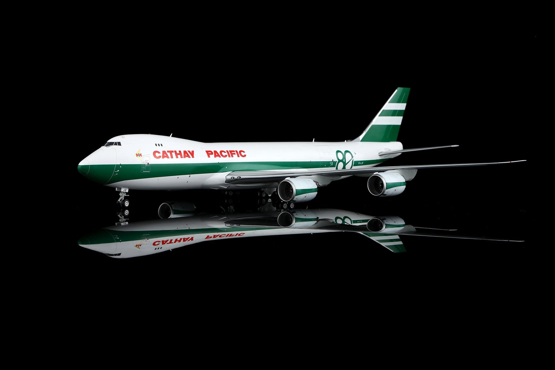 SQ Wings L2337FD 1:200 CATHAY PACIFIC B747-8F B-LJE 80th Anniversary Retro special colors Flaps Down