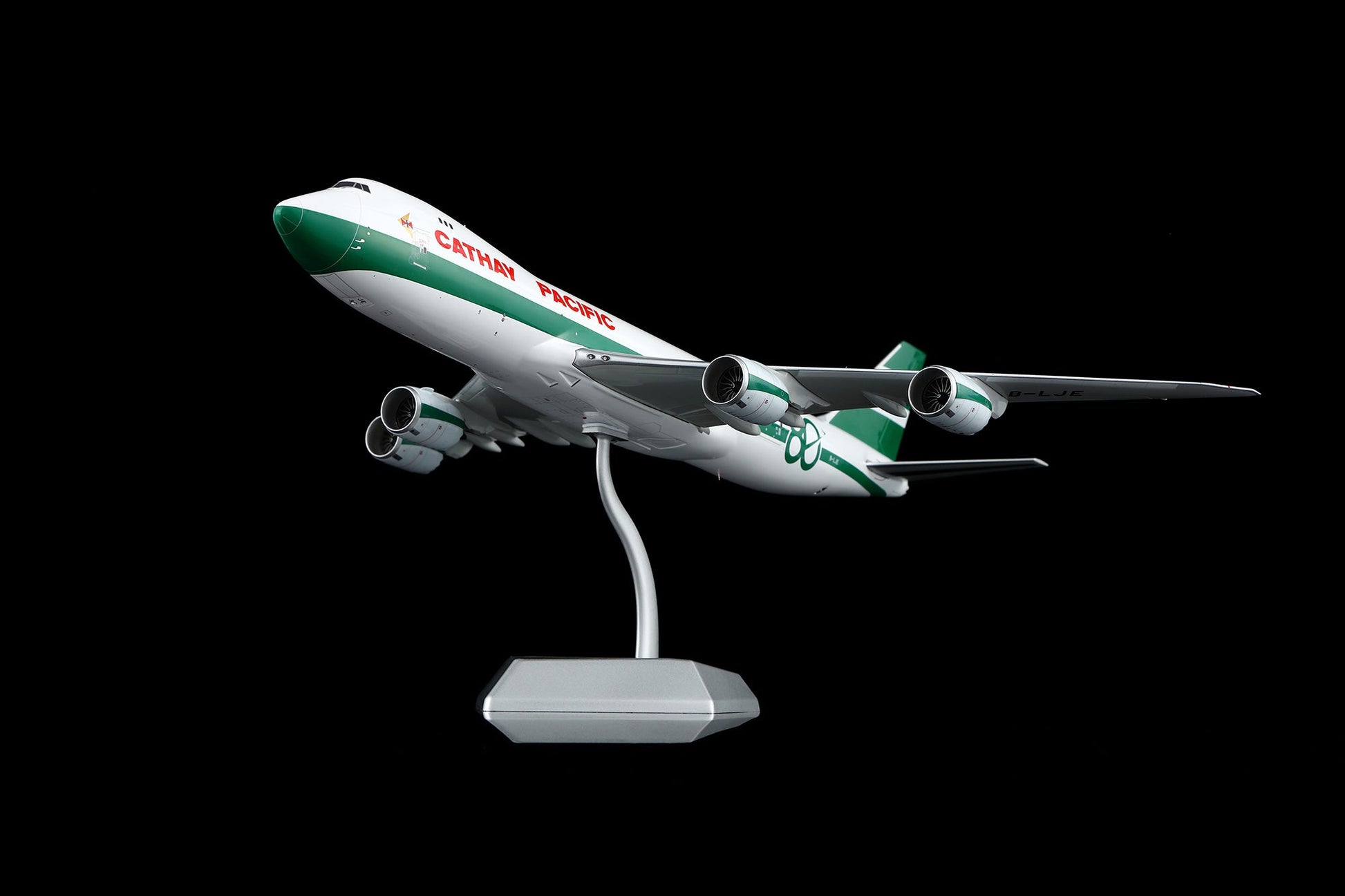 SQ Wings L2337FD 1:200 CATHAY PACIFIC B747-8F B-LJE 80th Anniversary Retro special colors Flaps Down