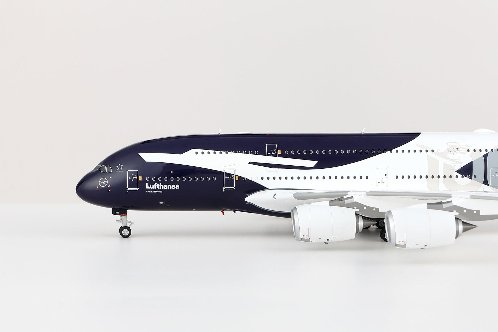 SQ Wings L2350FD 1:200 Lufthansa A380 D-AIMH Lufthansa 100th Anniversary Flaps Down