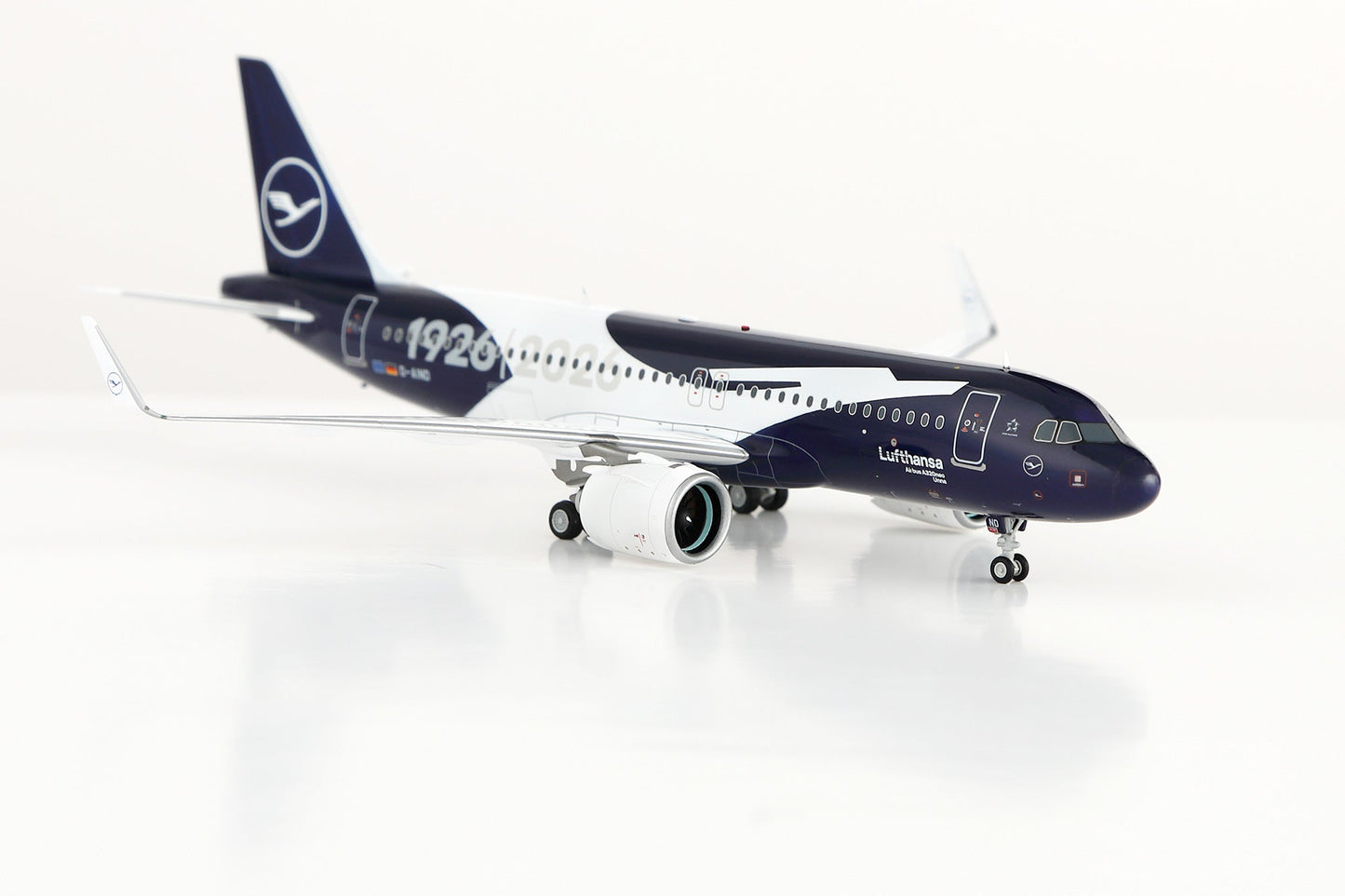 SQ Wings L2353FD 1:200 Lufthansa A320neo D-AIND Lufthansa 100th Anniversary Flaps Down
