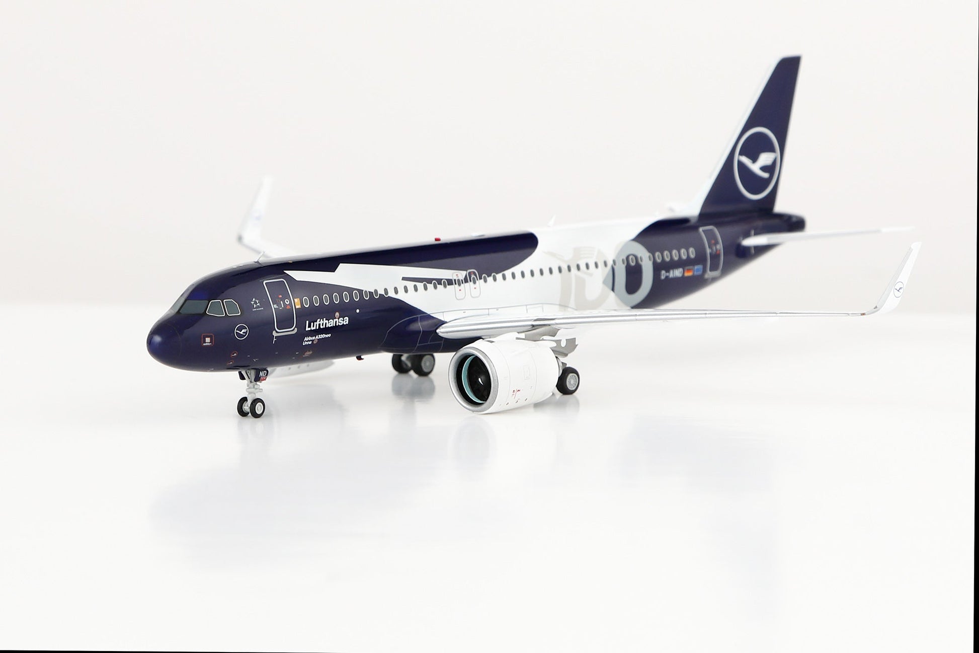 SQ Wings L2353FD 1:200 Lufthansa A320neo D-AIND Lufthansa 100th Anniversary Flaps Down