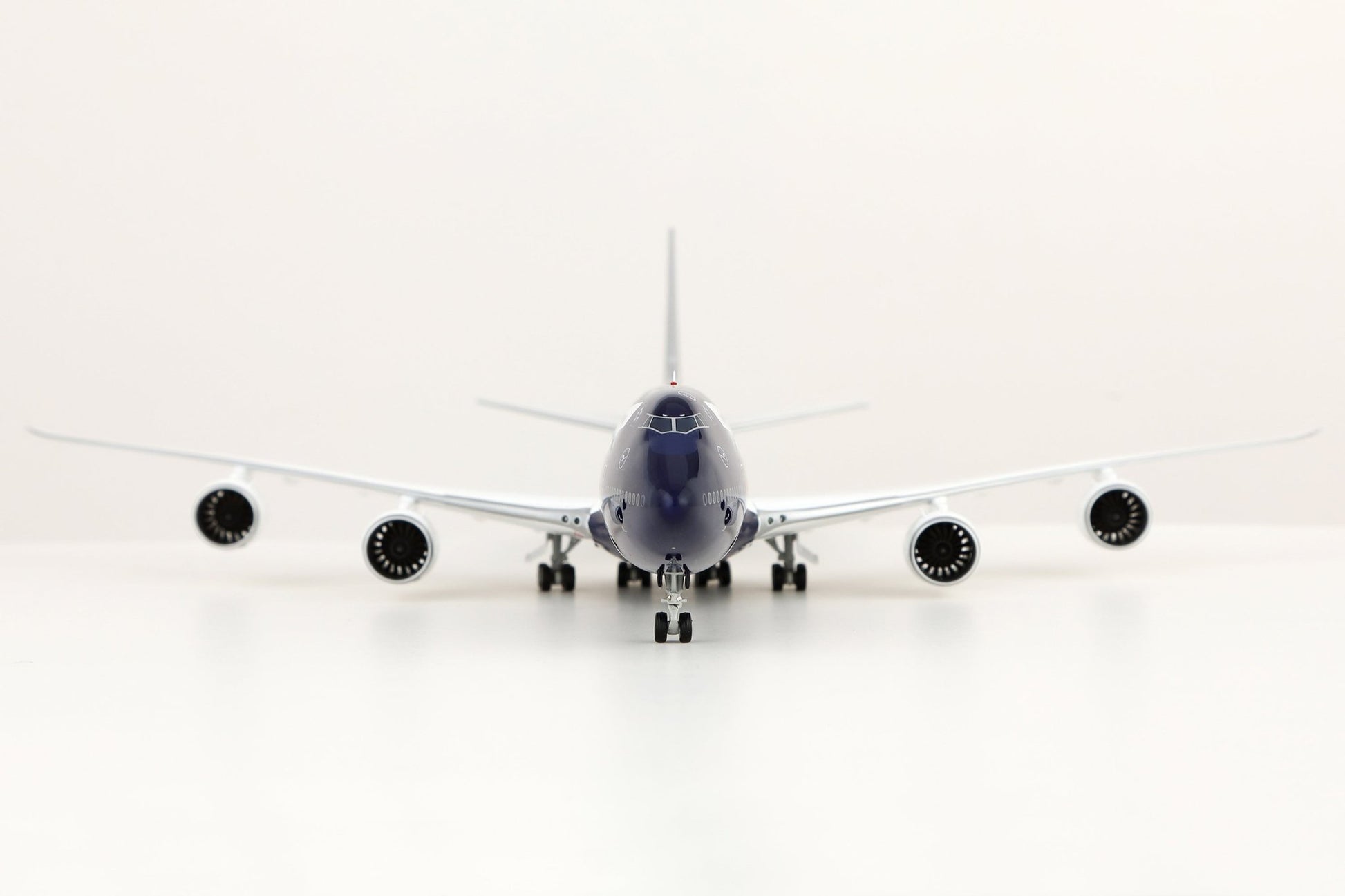 SQ Wings L2355FD 1:200 Lufthansa 100th 747-8 D-ABYN "Flaps Down"