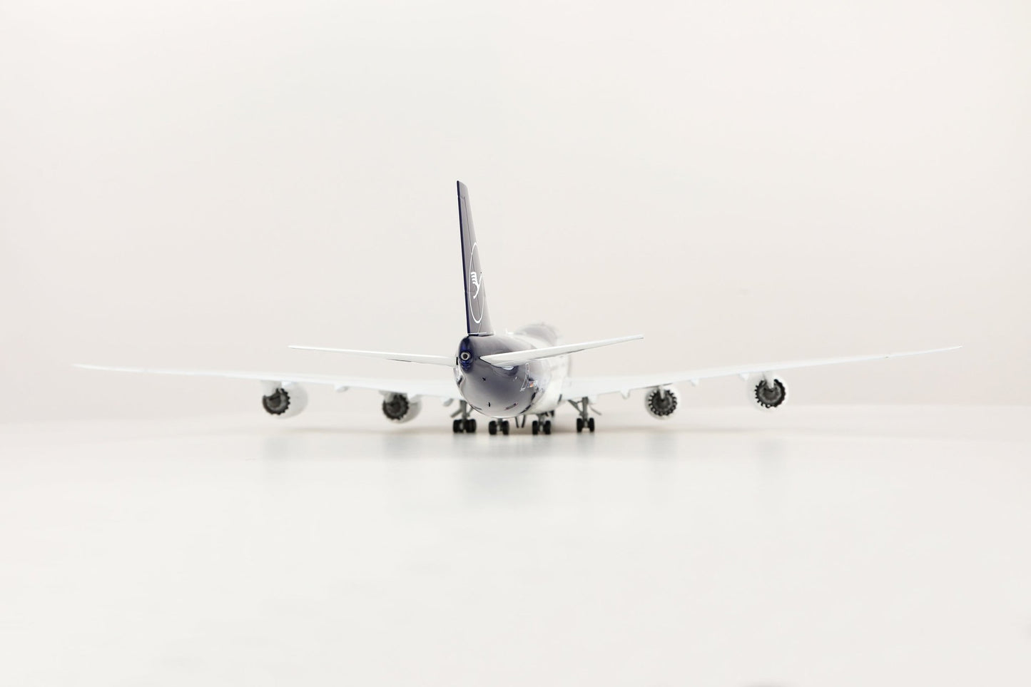 SQ Wings L2355FD 1:200 Lufthansa 100th 747-8 D-ABYN "Flaps Down"