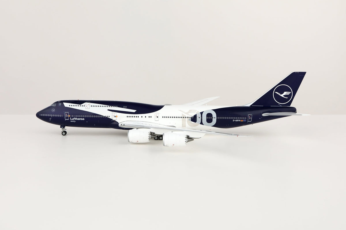 SQ Wings L2355FD 1:200 Lufthansa 100th 747-8 D-ABYN "Flaps Down"